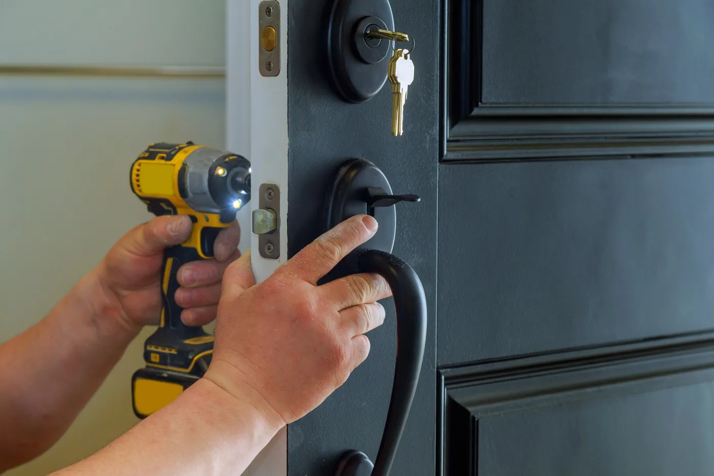 Remplacement d'un cylindre sur une porte d'entrée à Fresnes